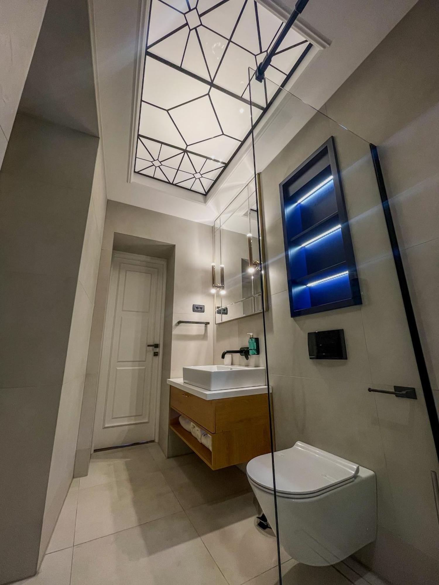 Hive Luxury Suites By Mn Property Kotor Kültér fotó