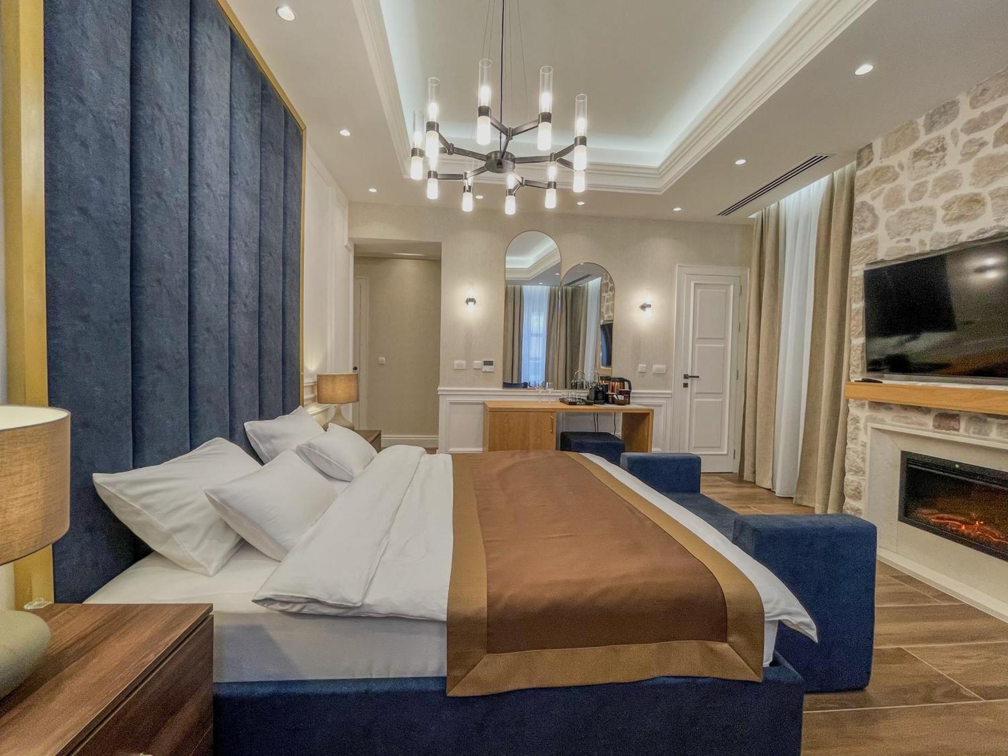 Hive Luxury Suites By Mn Property Kotor Kültér fotó